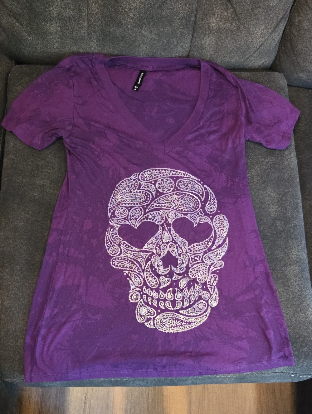 Women’s Purple V-Neck Skull Graphic Tee